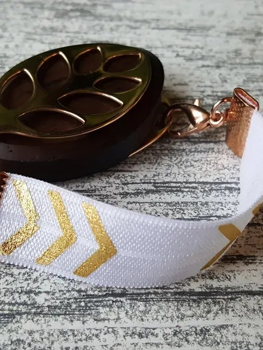 White Arrow Elastic Bracelet | Handmade Accessory for Bellabeat Leaf Urban & Ivy product image (2)