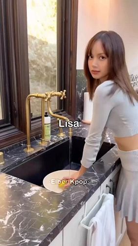 Lisa se metió con Bruno? 😱  #filmora #madewithfilmora #aifight #aifightingtrend #fyp #foryou #foryoupage #viral #blackpink #lisa