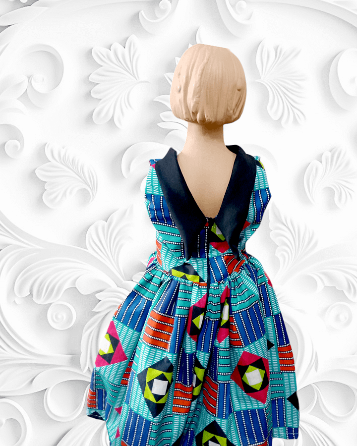 Rolled up collar children gown product image (2)