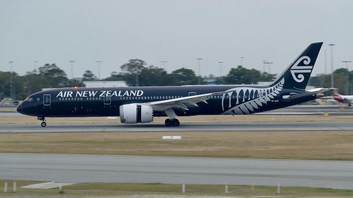 Air New Zealand All Blacks Livery (ZK-NZE) Arriving on RWY21 at Perth Airport