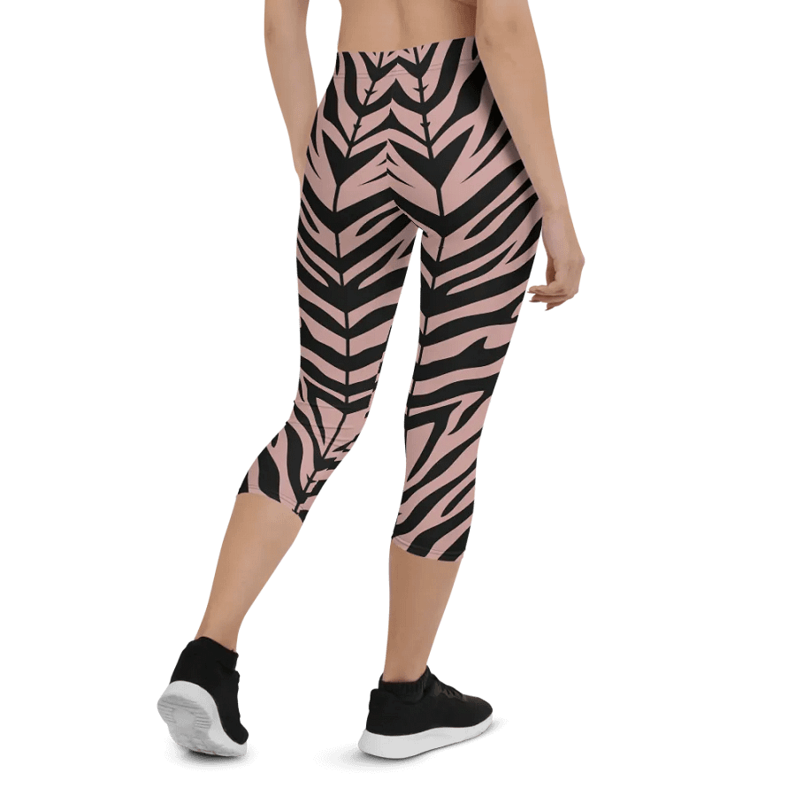 Vivencia Active Designer Capri Leggings product image (3)