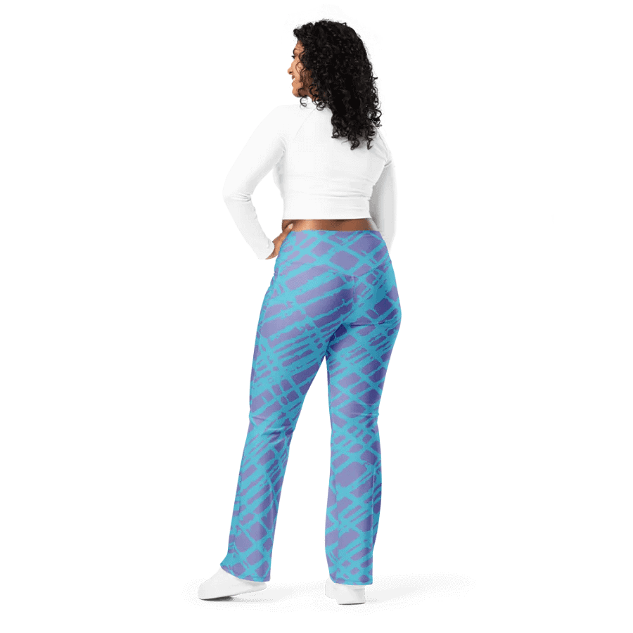 Mesh Mirage Flare Leggings product image (3)