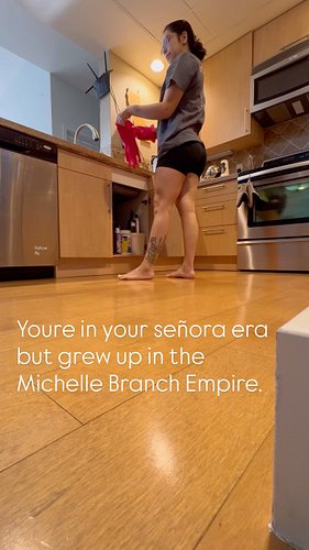 The beat drop really got me.
We never said dancing was my forte.
#millenial #latina #baddancer