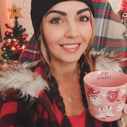 Ho Ho Howdy! I'm SO ready for the holiday season! Wbu? 🎁✨️

#christmas #christmastime #christmasmood #holidayseason #christma...