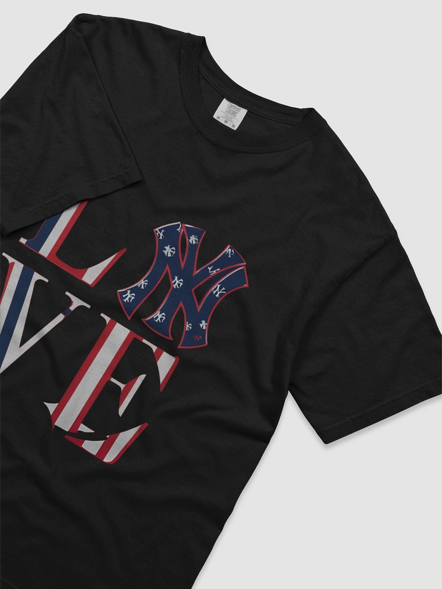 Patriotic Love Graphic Tee product image (58)