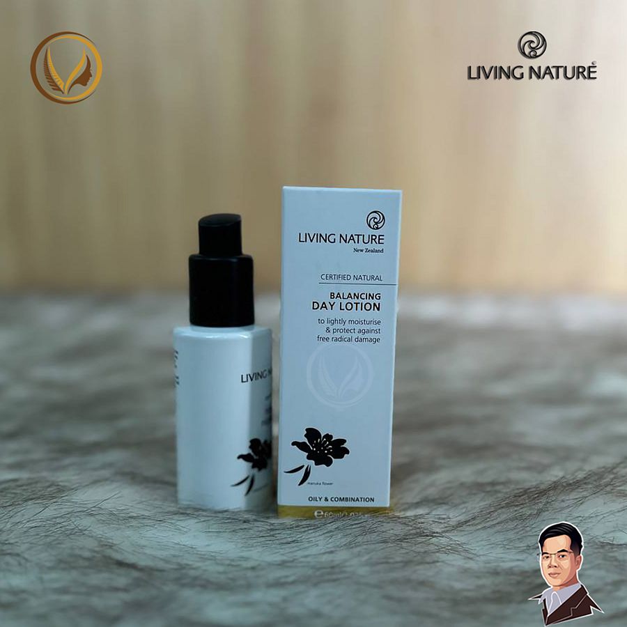 Lotion dưỡng ẩm ban ngày da dầu mụn Living Nature Balancing Day Lotion 60ml product image (5)