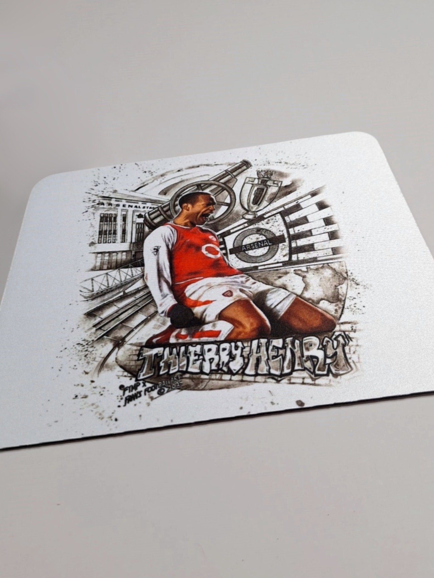 Thierry Henry Arsenal Mousemat – Hand-Drawn Football Print Mousepad for Arsenal Fans product image (2)