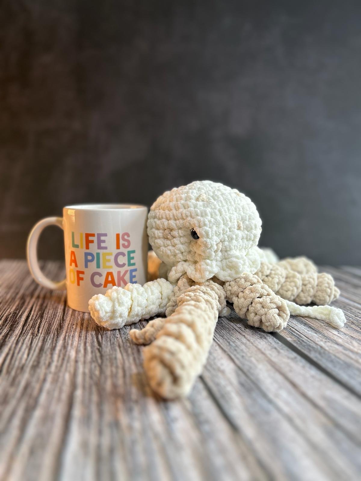 Damásio (squid amigurumi9 product image (2)