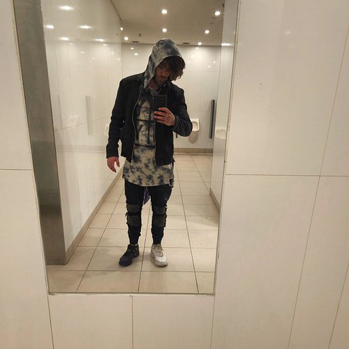 We are so close to 80kg. 
Life is crazy, and I miss Twitch. 
I need to get my ass to melbourne. 
#Selfie #MirrorSelfie #Infle...