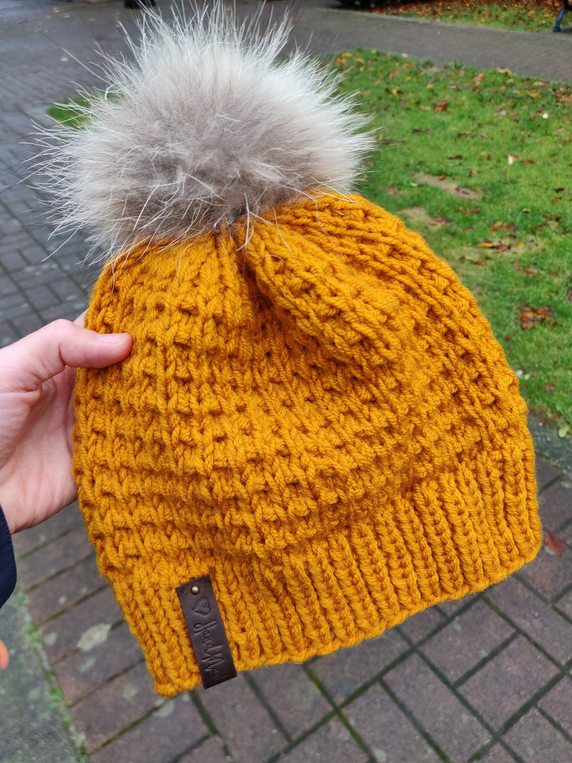 Fish Scale Knit Hat Pattern product image (1)