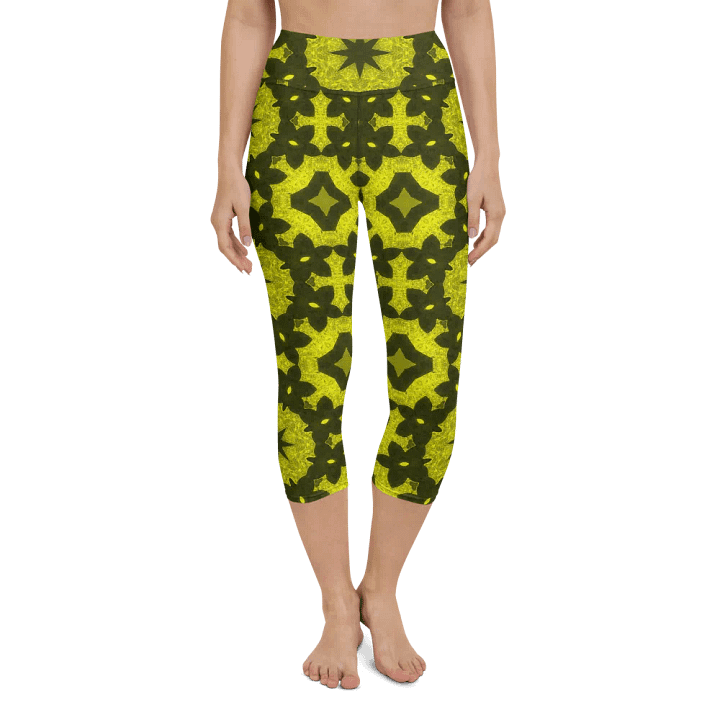 Mandala Octagon Capri Leggings product image (1)