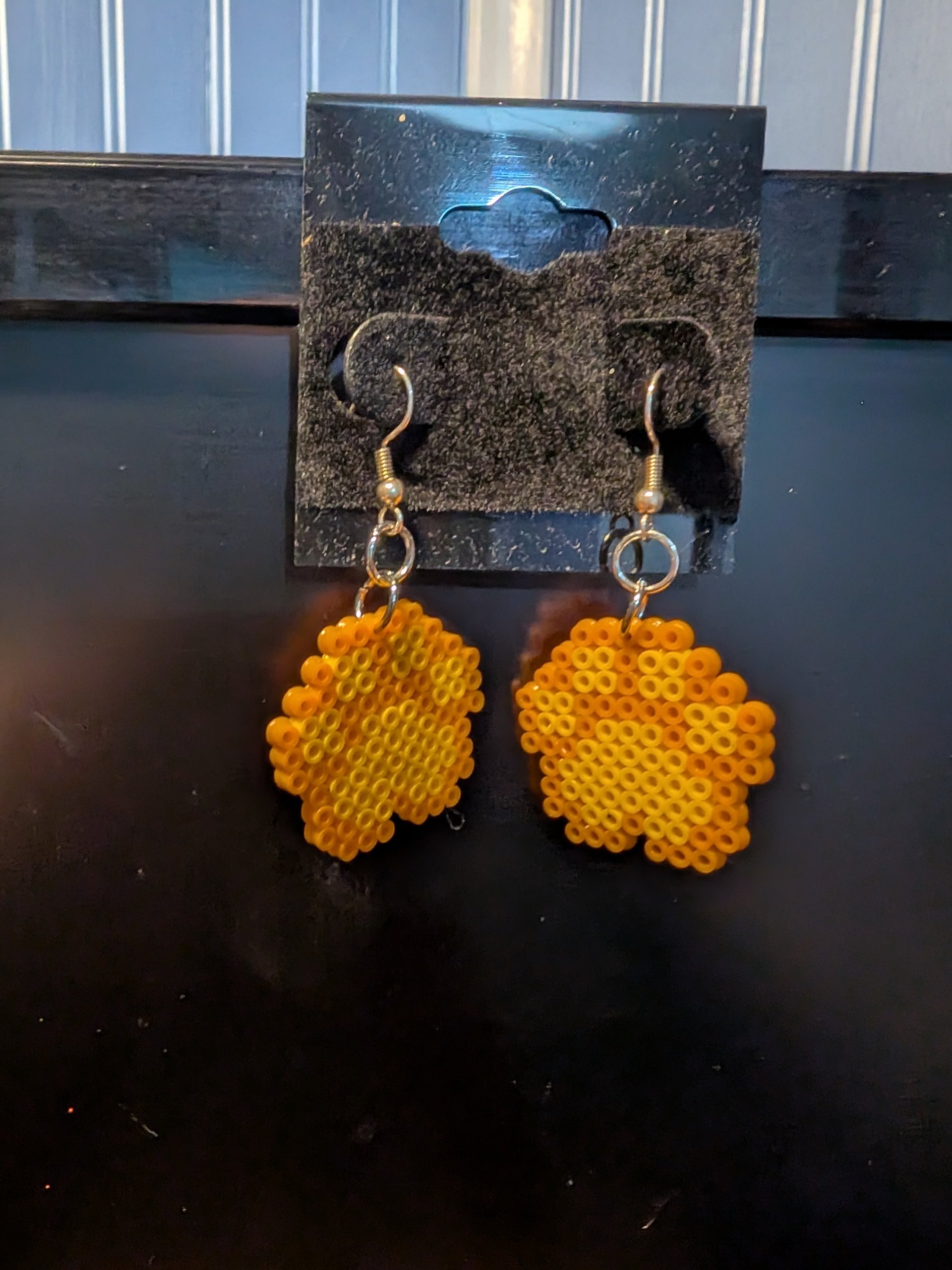 Paw Earring product image (1)