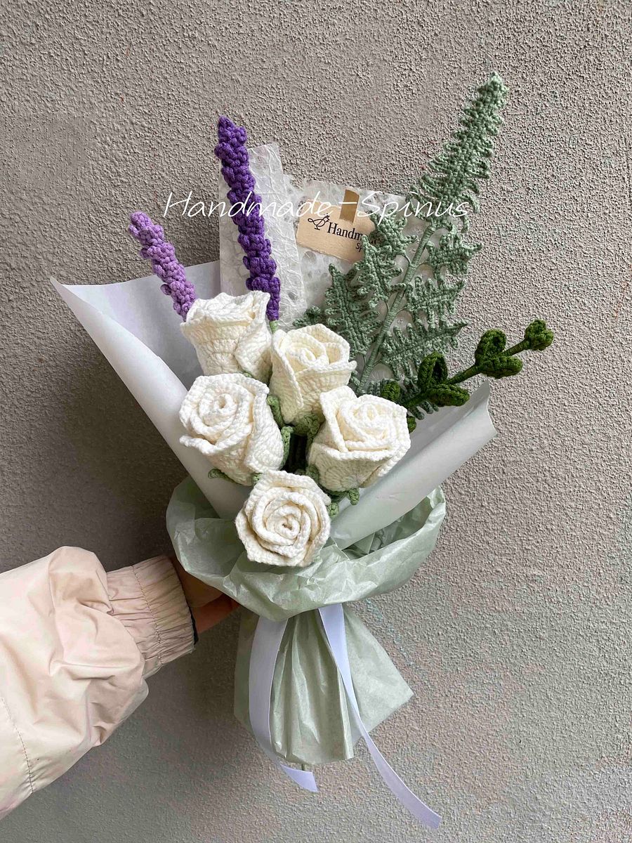 Snow Filled Flower Sea Crochet Knit Bouquet product image (3)