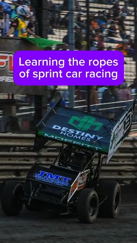 “I Always Get My Hands in the WRONG Place!” 😅 #knoxvilleraceway #sprintcar #dirttrackracing #motorsport