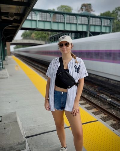 im great at taking trains i totally would never miss my stop