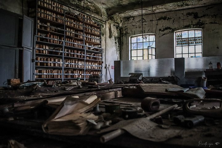 Fine Art – La Ouatteria – The Silent Code of Textiles – Urbex Series (Set of 3 Photos) product image (2)