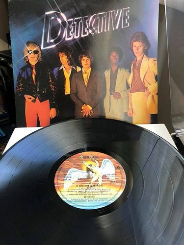 Detective: It Takes One To Know One : 1977
Vinyl / Swansong 
From a time when rock stars could look they shopped at C & A. 
H...