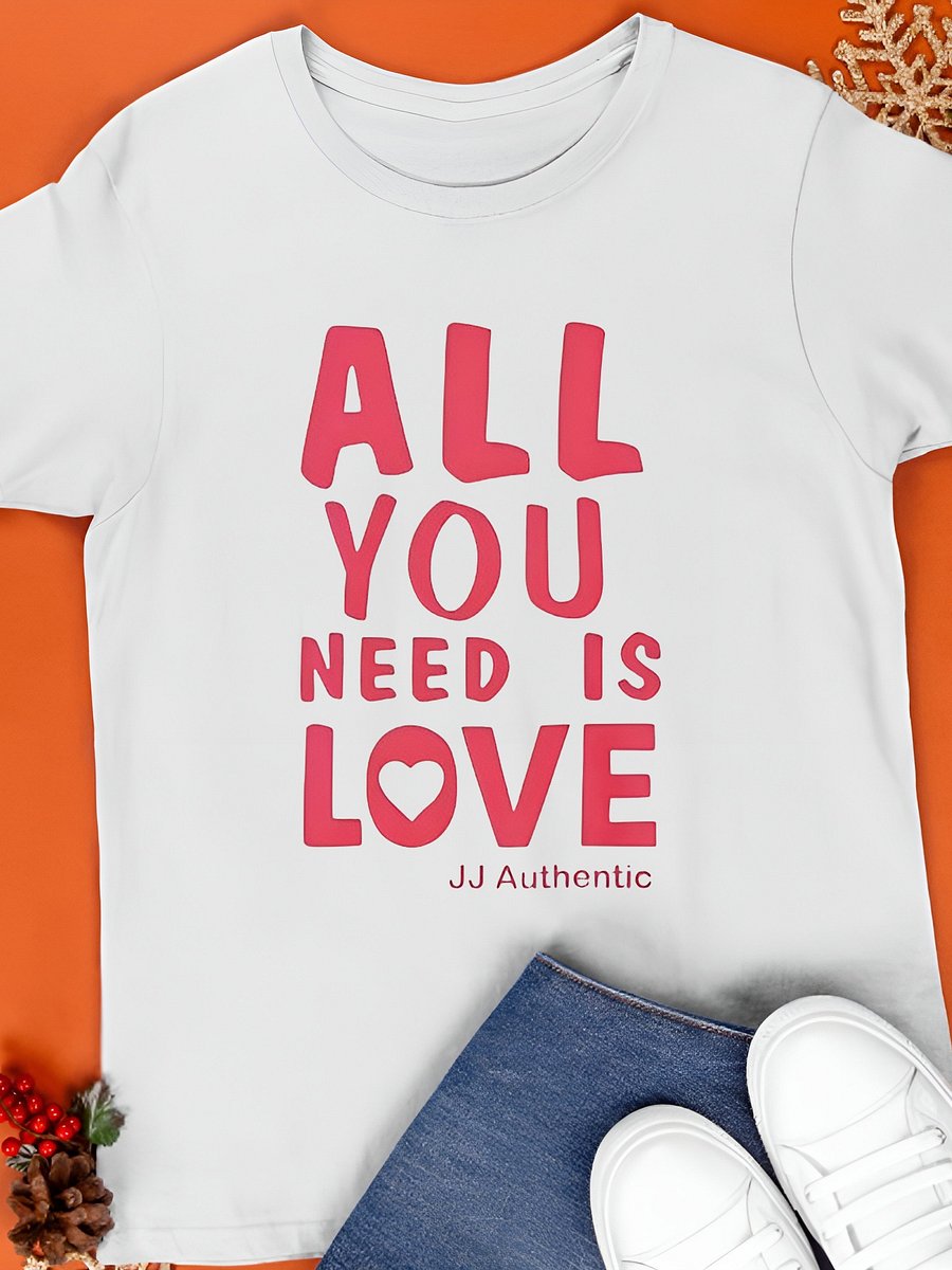 Amanda Knox All You Need Is Love Shirt product image (1)