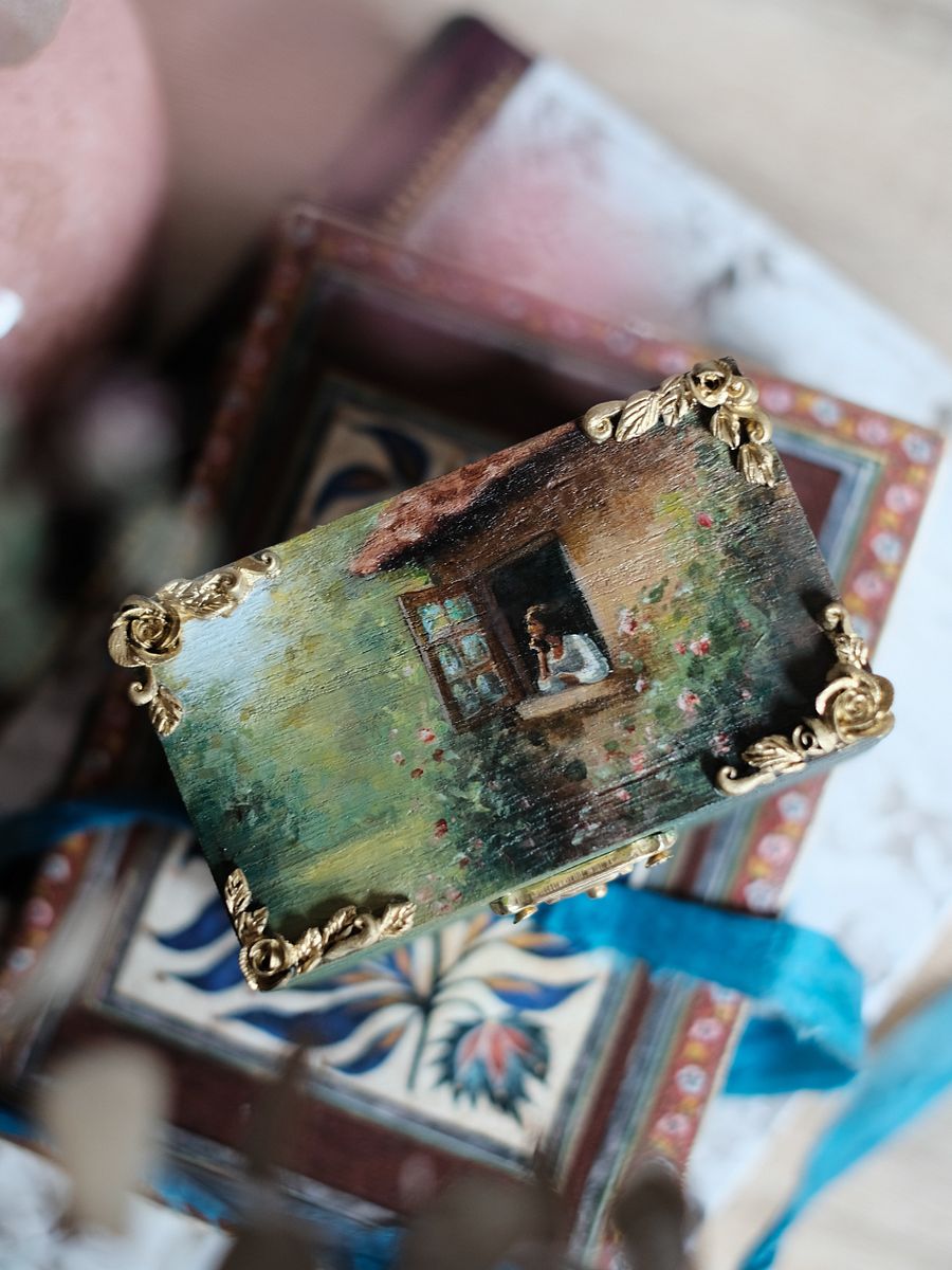 Daydreaming Cottage Jewelry Box product image (3)