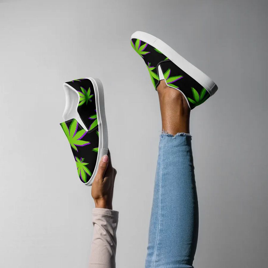 Weed Leafy Women's Slip-On Shoes product image (6)