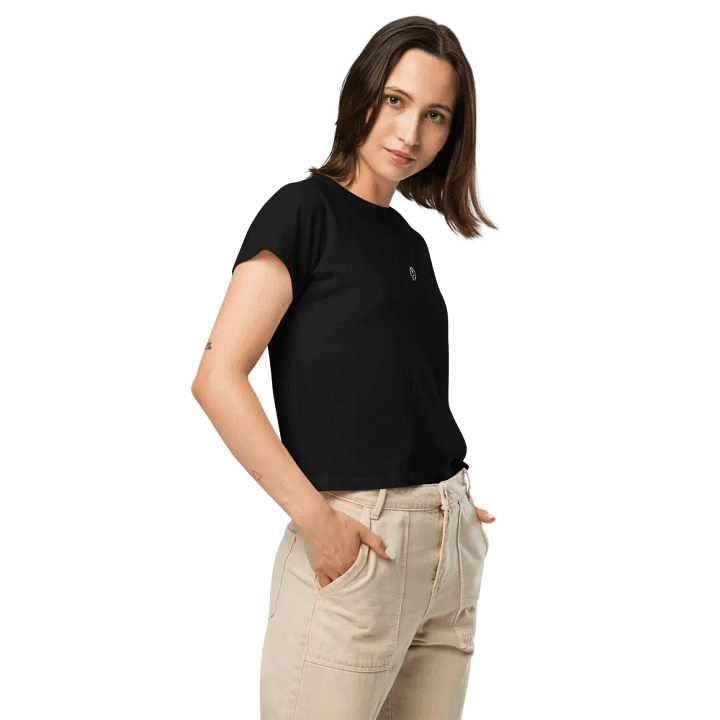 EXCLAIMING MENTALLY (white) embroidered waist length t-shirt product image (7)