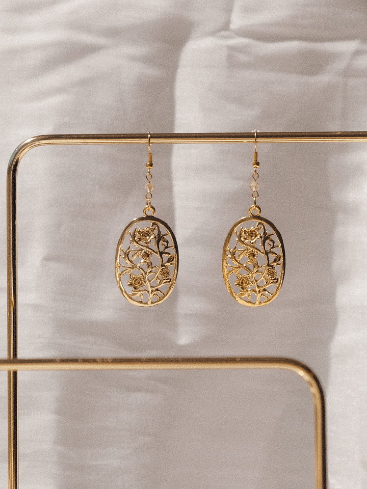 Floral portrait - Citrine earrings 🌼🍃 product image (2)