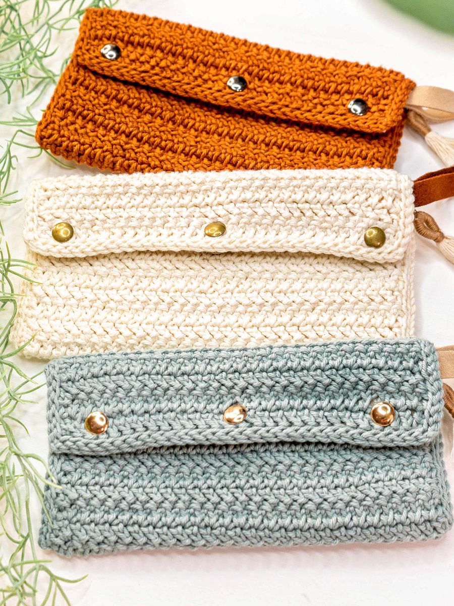 Herringbone Crochet Clutch FREE CROCHET PATTERN product image (1)