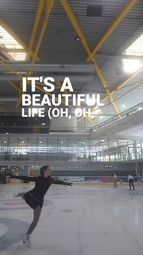 It's a beautiful life when I can be in my favorite place - the ice rink!❤

#figureskating #adultsskatetoo #adultskating #figu...