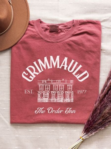 Grimmauld Inn Vintage Minimalist Style Shirt product image (49)