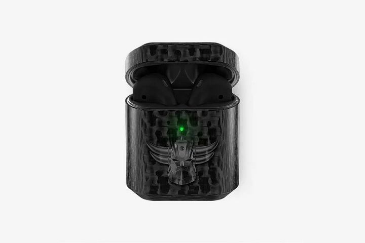 Hadoro X UFO Robot Grendizer AirPods in Carbon Fiber Limited Edition 10 Globally product image (2)