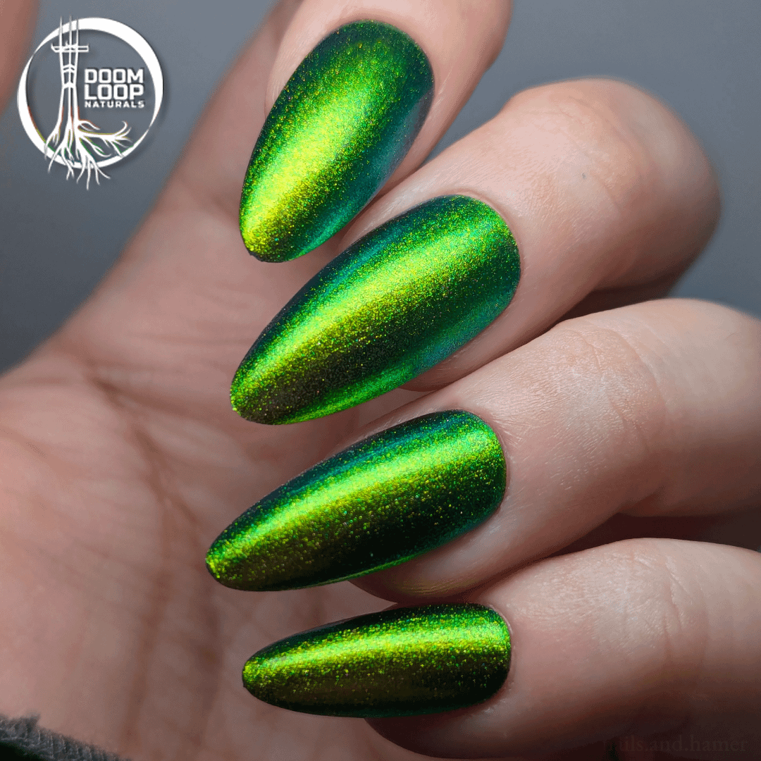 EMPIRE OF DELUSIONS - Gold Green Navy Multichrome Nail Polish product image (4)