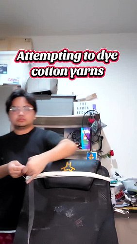 i attempted to dye yarns part 1

yes this is my very first time!!!!! and went blind LOL

i am actually making two colorwayas ...