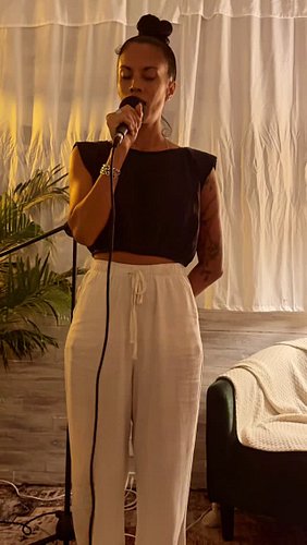 #clip from “BEAUTY SICK” - Live poetry reading @eatco 🎤 #poetsdaily #poetscorner #spokenword