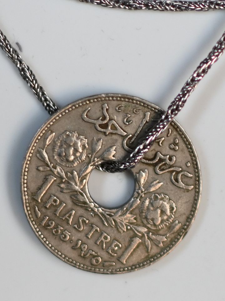 قلادة قرش سوري 1935 وسلسال فضة product image (1)