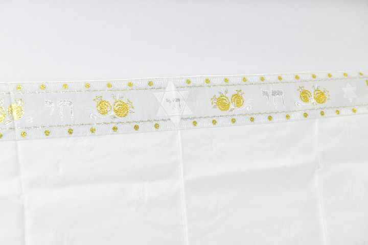WHITE MENORAH -Small Tallit (Prayer Shawl) KIT product image (2)