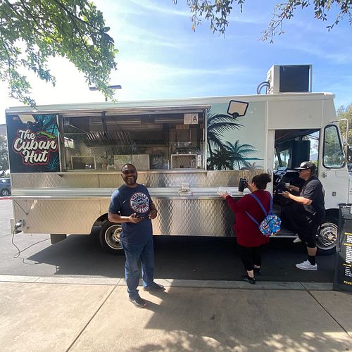 What an amazing find! Stumbled across @thecubanhut food truck at @wienscellars. What a beautiful, sunny day to be alive with ...