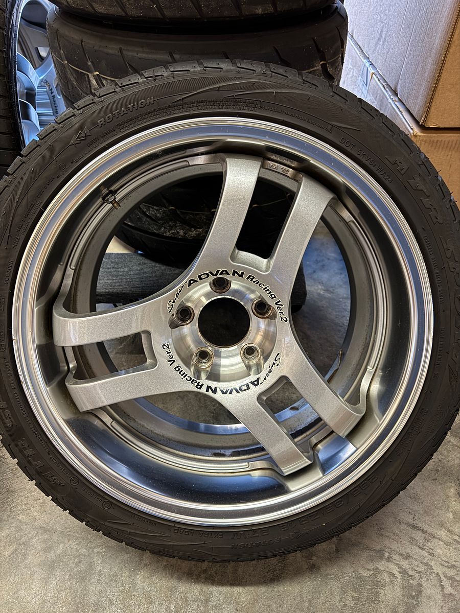Yokohama Super Advan SA3R V2 - 18x9 +24 - Used product image (11)