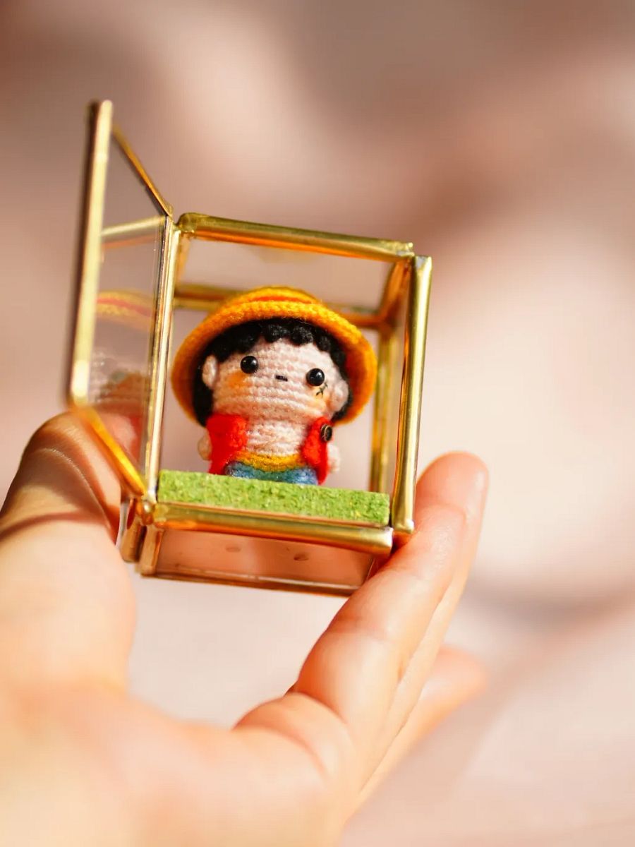 Straw Hat Pirate - Micro crochet product image (3)