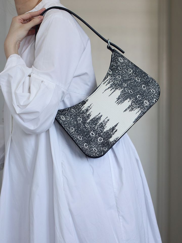 Lizard-embossed Leather Shoulder Bag – S product image (1)