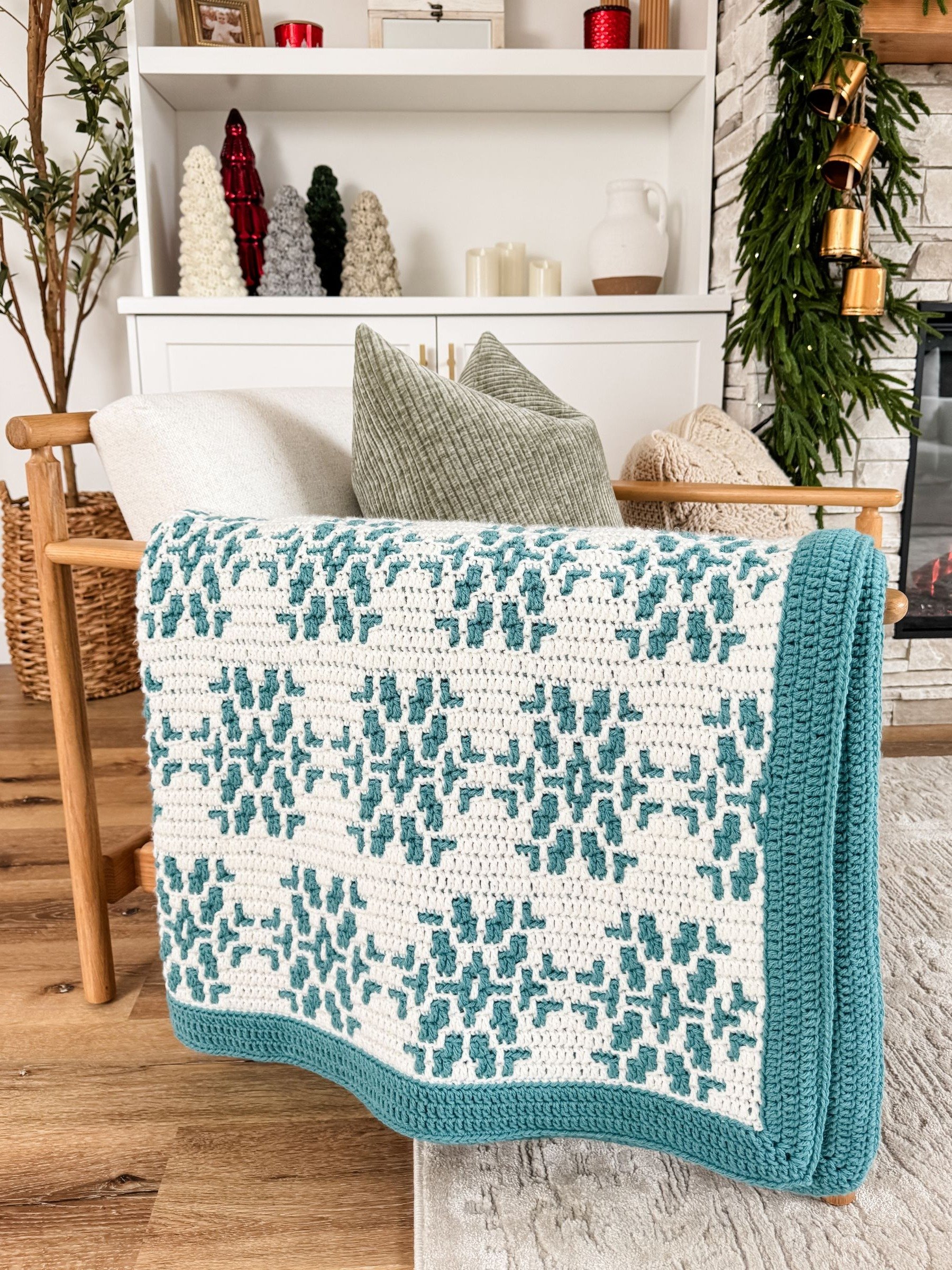 Snow Flurries Mosaic Blanket Crochet Pattern product image (6)