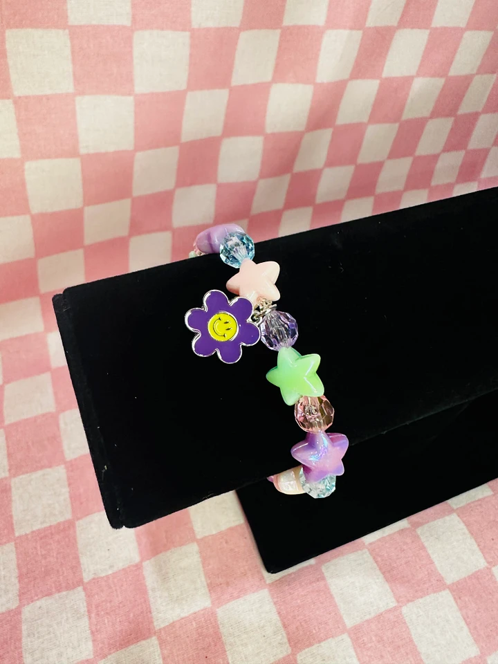 Pastel Rainbow Purple Flower Stretch Bracelet product image (1)