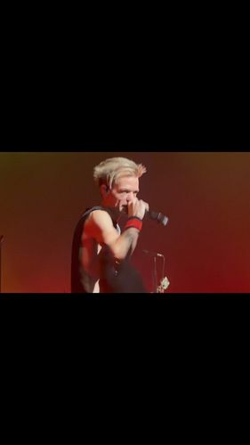 Last time I will hear this song live 😭 thanks for the memories and amazing music!! @sum41 we had such a blast @youtubetheater...