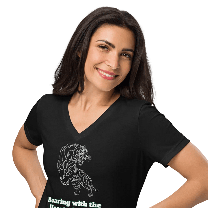 Heart of a Lion Graphic V-Neck Tee product image (1)