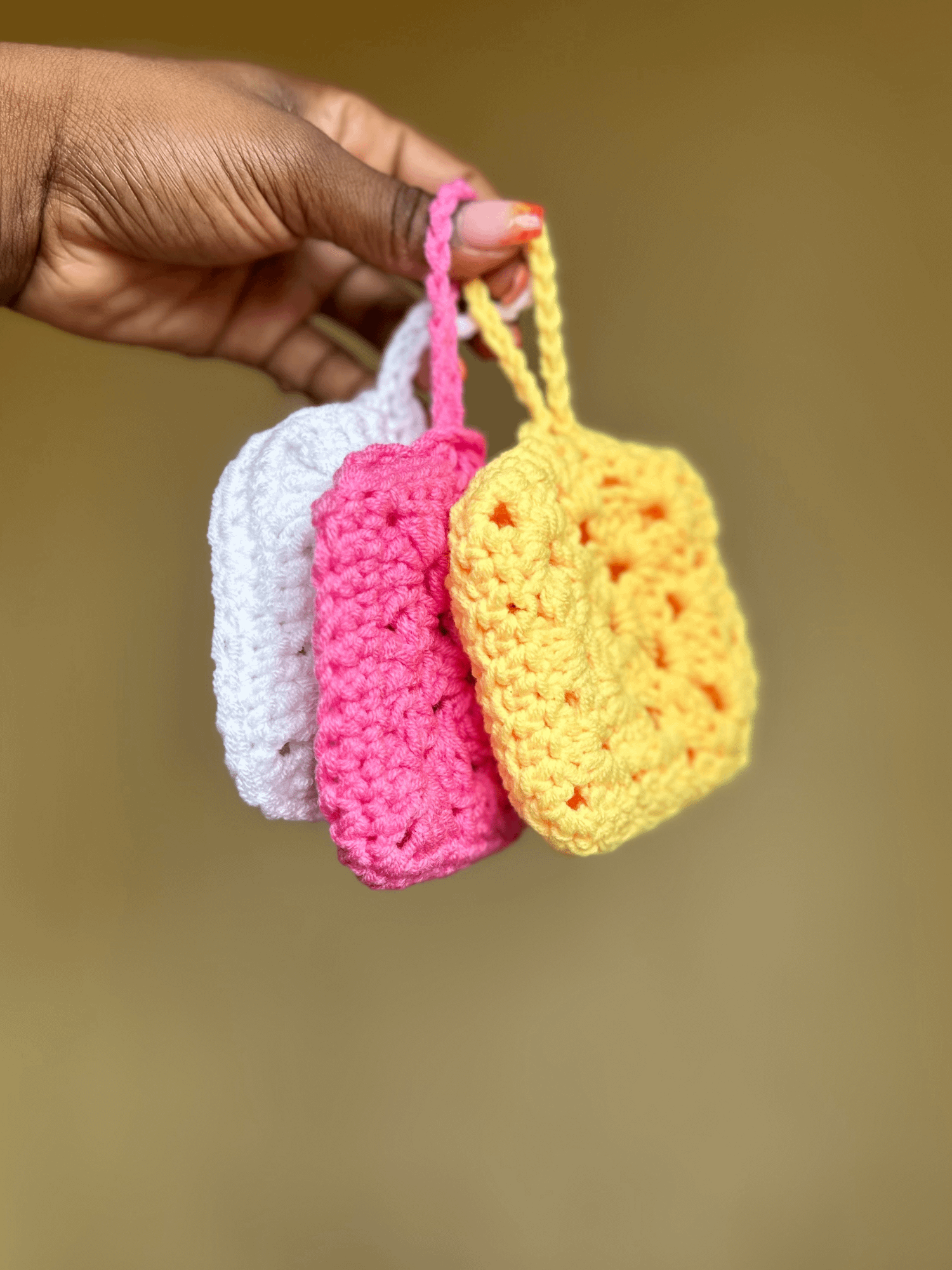 Crochet Granny Square Airpod Case Pattern product image (4)