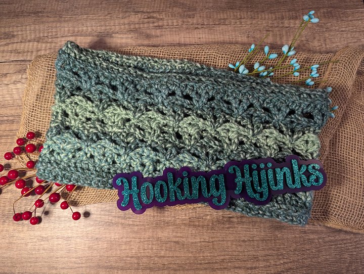 Illuminations Cowl - Green Striped product image (1)