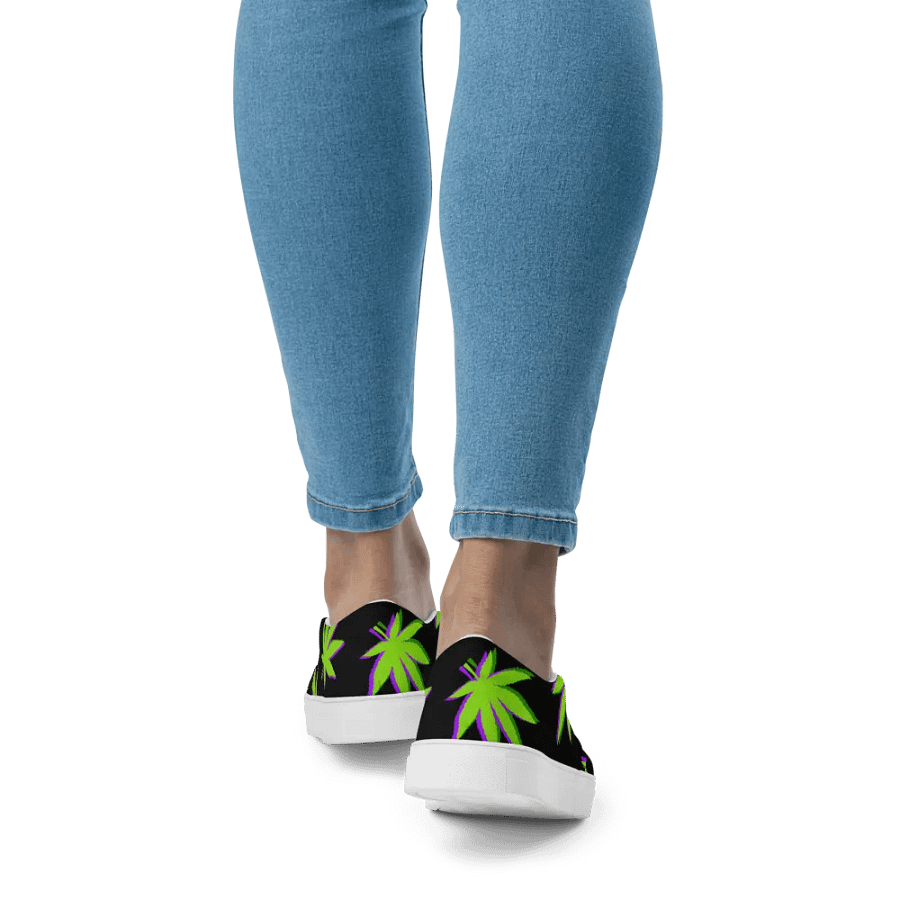Weed Leafy Women's Slip-On Shoes product image (3)