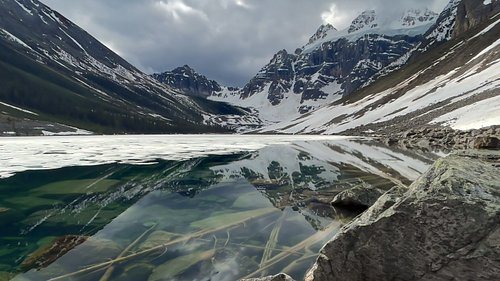 Anyone visiting Moraine Lake should consider this short hike to Consolation Lakes.
#consolationlakes #hikelakelouise #alberta...