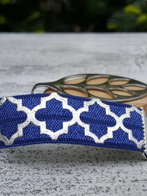 Blue Quatrefoil Elastic Bracelet | Handmade Accessory for Bellabeat Leaf Urban & Ivy product image (1)