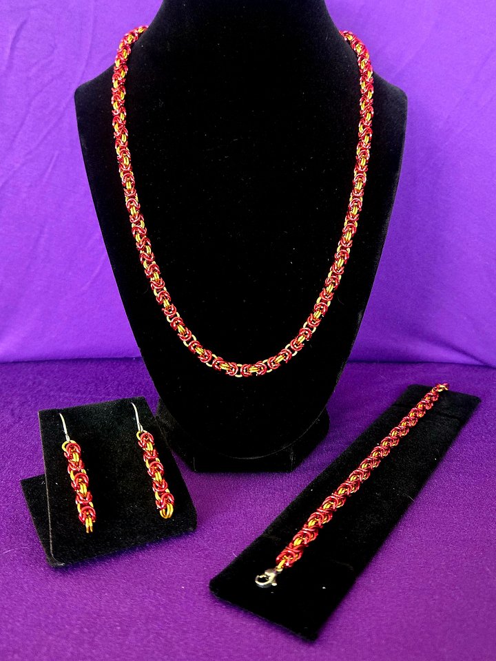 Chainmail Jewelry Set - Red & Gold product image (1)