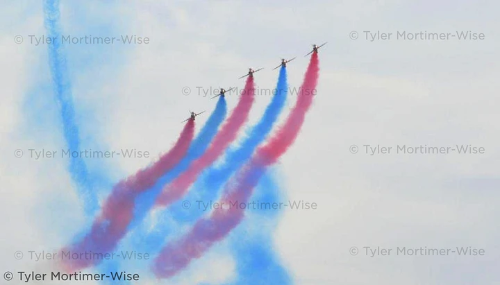 Red Arrows Flying (Digital Photo) product image (1)
